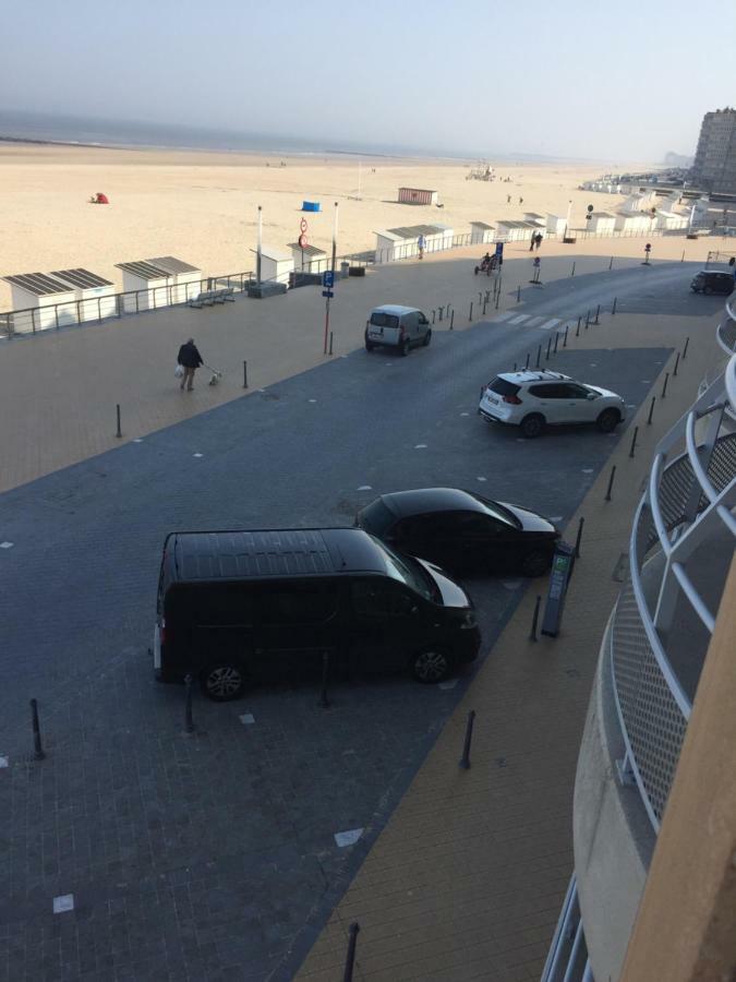 Studio Zwembad Met Frontaal Zeezicht Ostende Exterior foto