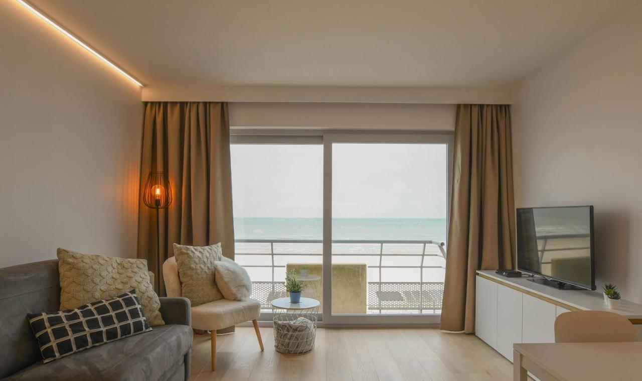 Studio Zwembad Met Frontaal Zeezicht Ostende Exterior foto